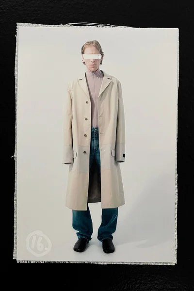Look 16